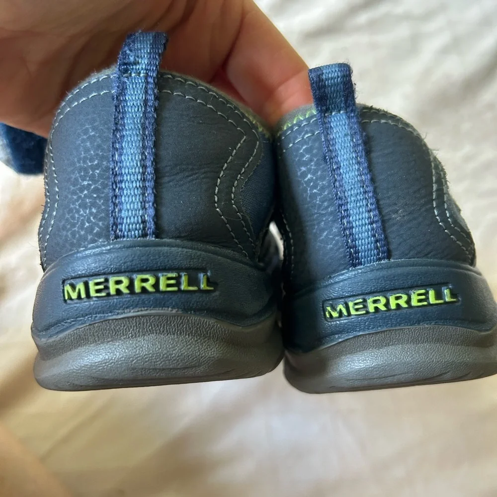 Merrill Boy’s Hydro Hiker Sandal (MY53375). Size Youth 5W. Navy/lime green.